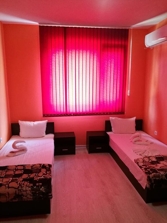 Guest House Karaulanov Elhovo  Exterior photo